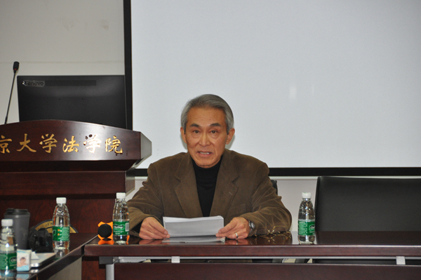 1.申有哲教授在做报告.JPG 1.申有哲教授在做报告.JPG